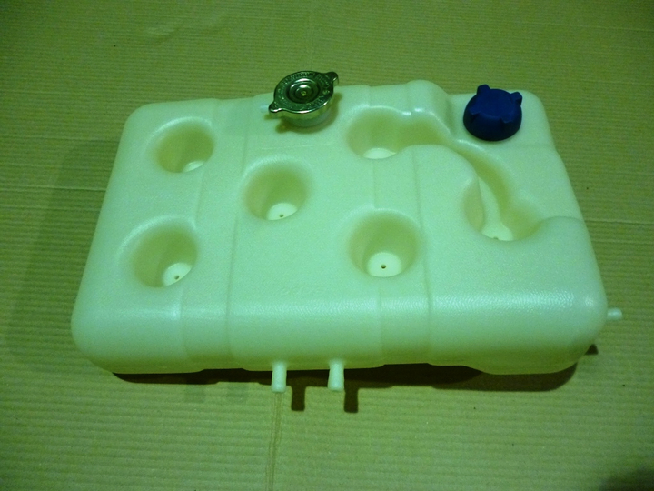 Tanque agua expansión plastico bla c/sensor y tapa - Imagen principal