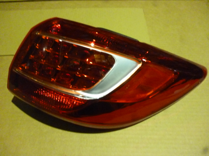 Faro trasero bicolor der - Imagen principal