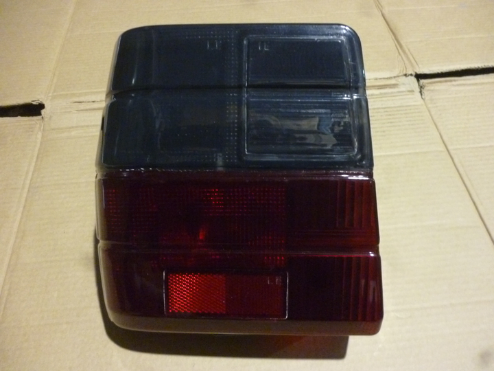 Faro trasero bicolor fume izq - Imagen principal