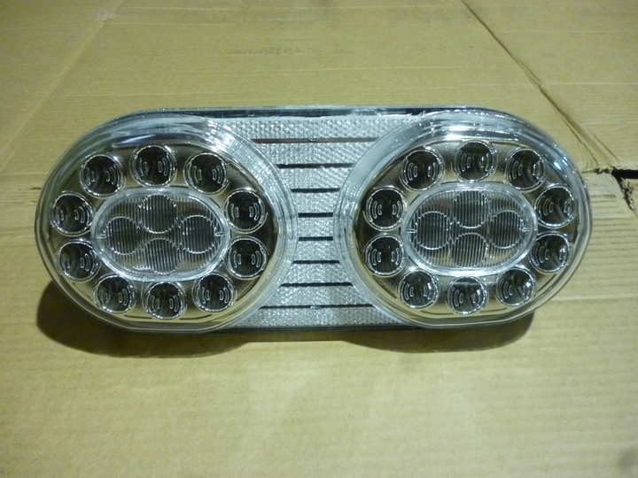 Faro trasero tricolor led 24v izq - Imagen principal