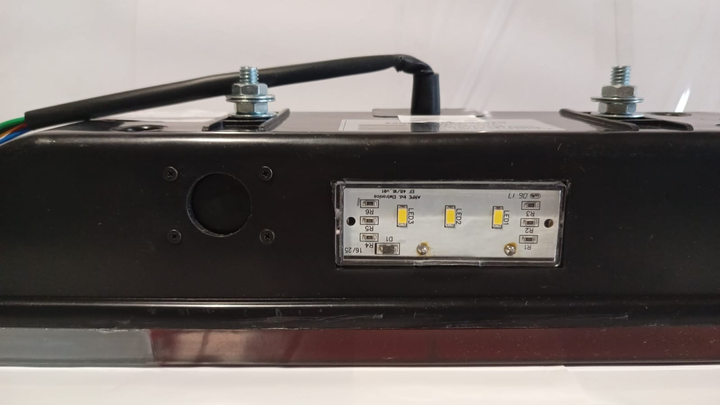 Faro trasero tricolor led con luz de matricula 24v i/d - Vista 2