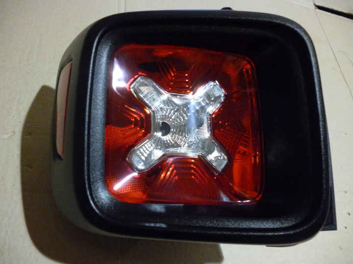 Faro trasero bicolor izq - Imagen principal