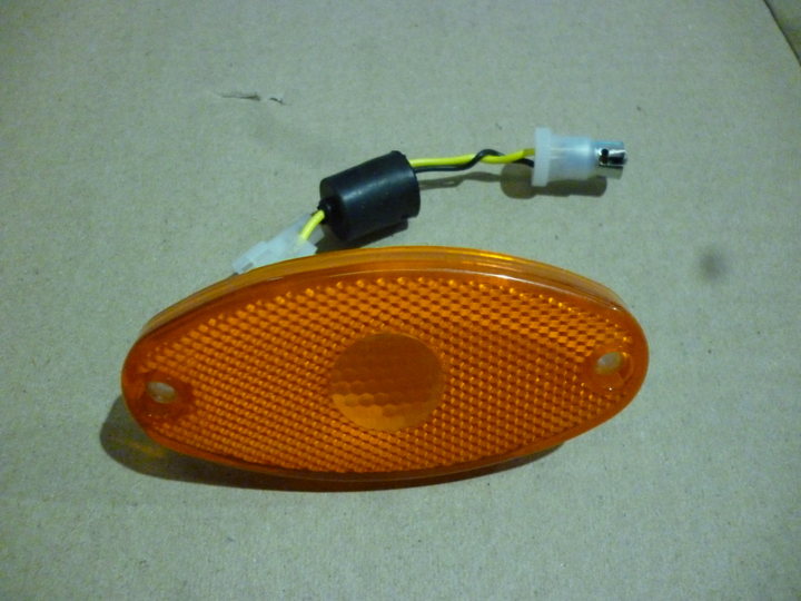 Faro retrolateral ambar eliptico c/p lampara i/d - Imagen principal