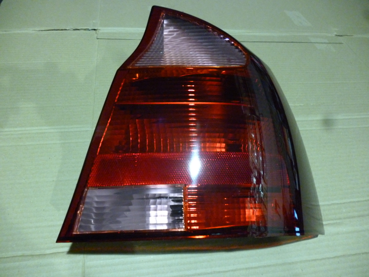 Faro trasero bicolor der - Imagen principal