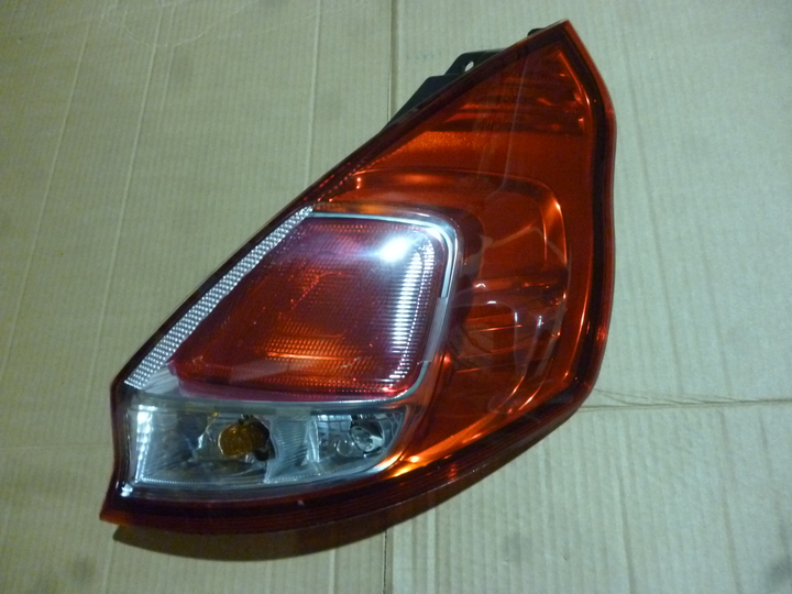 Faro trasero bicolor der - Imagen principal