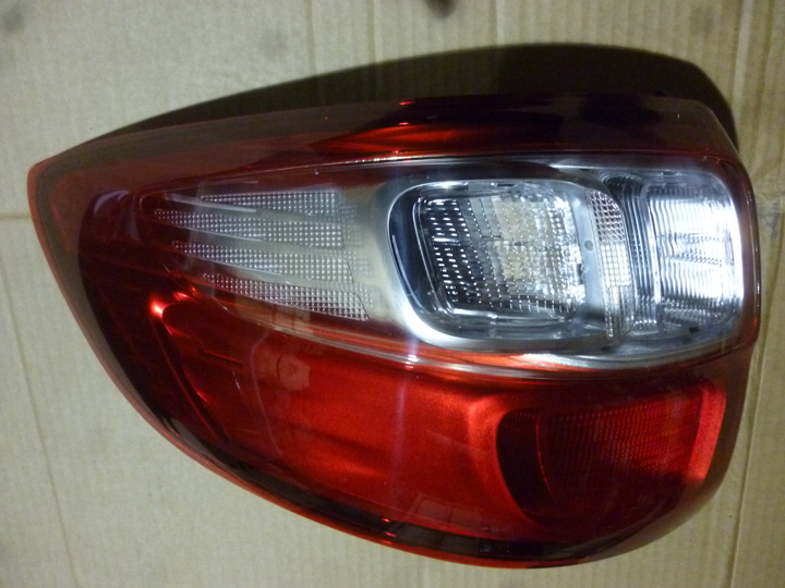 Faro trasero bicolor izq - Imagen principal