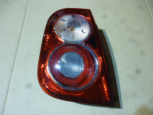 Faro trasero bicolor fume izq - Imagen principal