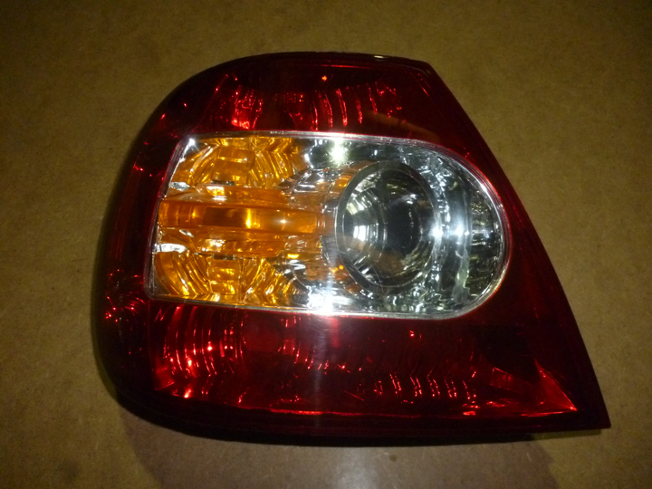 Faro tras tric siena fire izq - Imagen principal