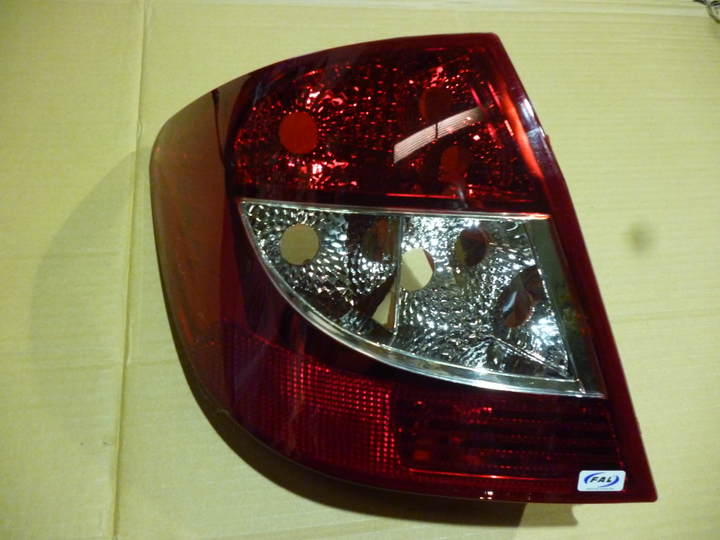 Faro trasero bicolor izq - Imagen principal