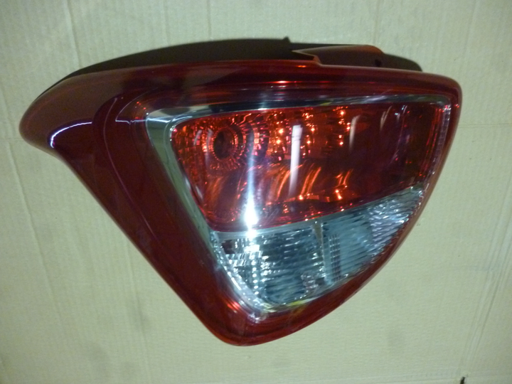 Faro trasero bicolor 24v led izq - Imagen principal