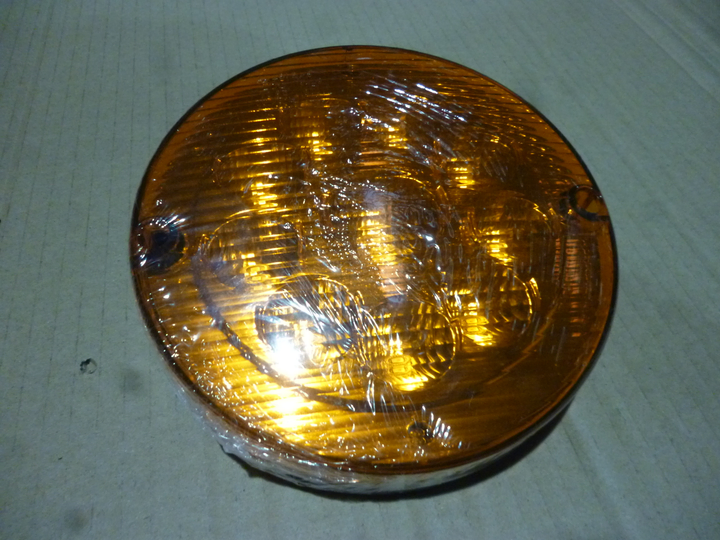 Faro trasero ambar led bivolt 155mm i/d - Imagen principal
