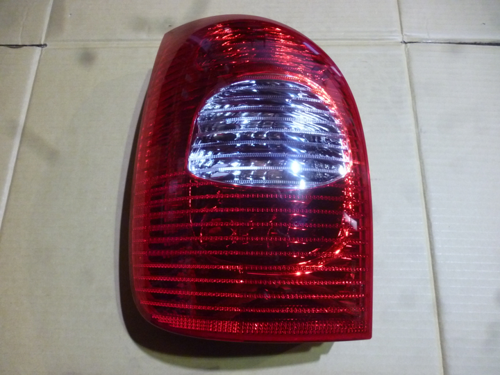 Faro trasero rojo/cristal izq - Imagen principal