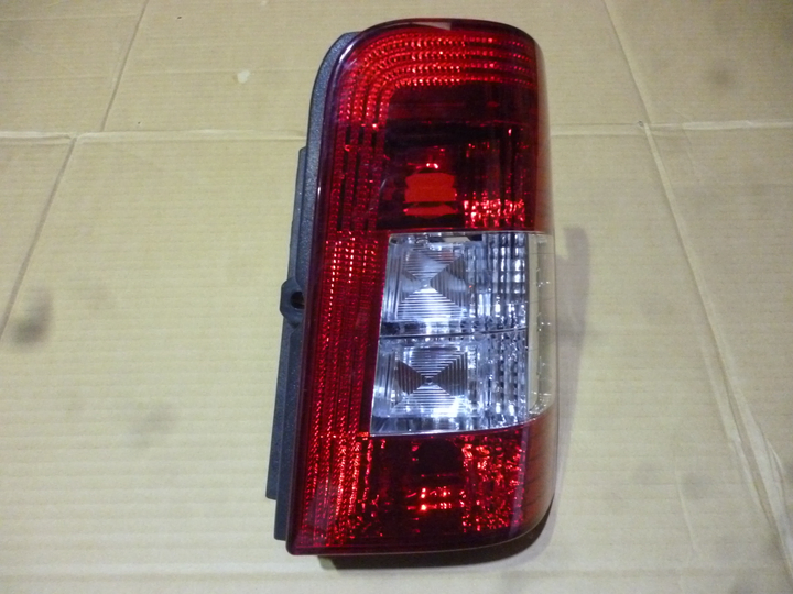 Faro trasero der - Imagen principal