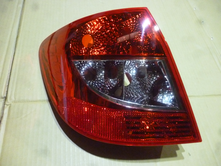 Faro trasero izq - Imagen principal