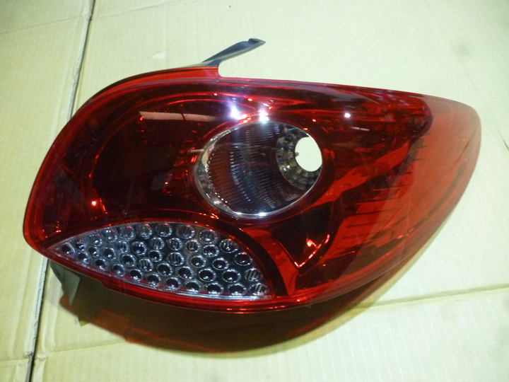 Faro trasero der - Imagen principal