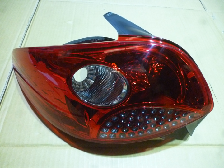 Faro trasero izq - Imagen principal