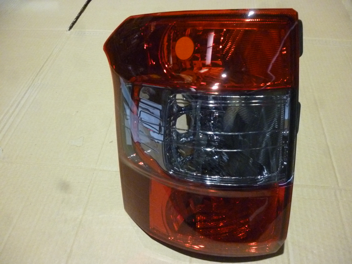 Faro trasero bicolor izq - Imagen principal