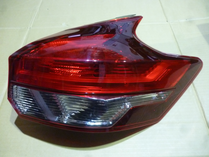 Faro trasero der - Imagen principal