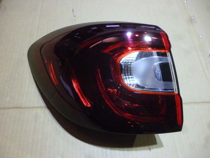 Faro trasero bicolor izq - Imagen principal