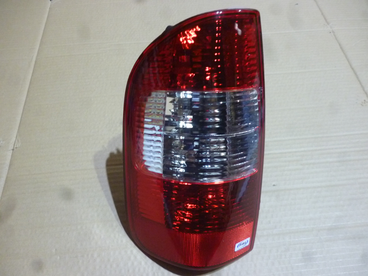 Faro trasero bicolor izq - Imagen principal