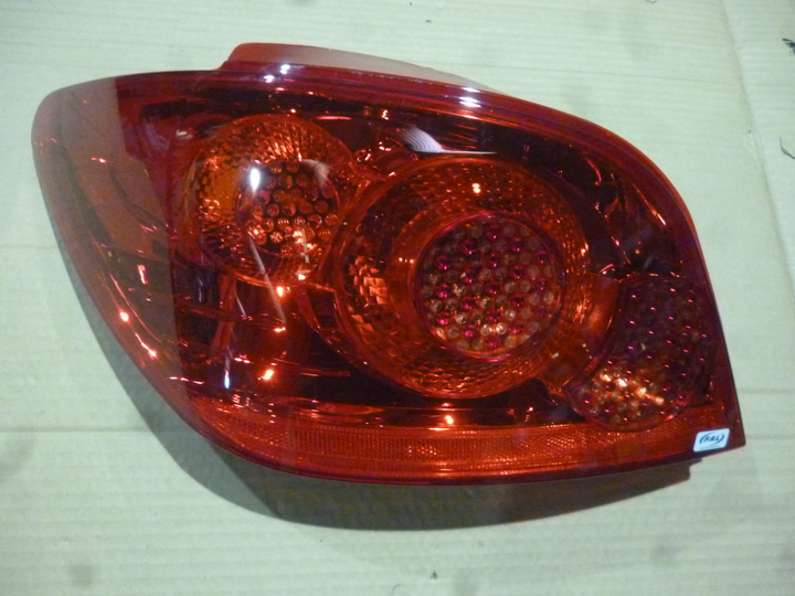 Faro trasero rojo izq - Imagen principal