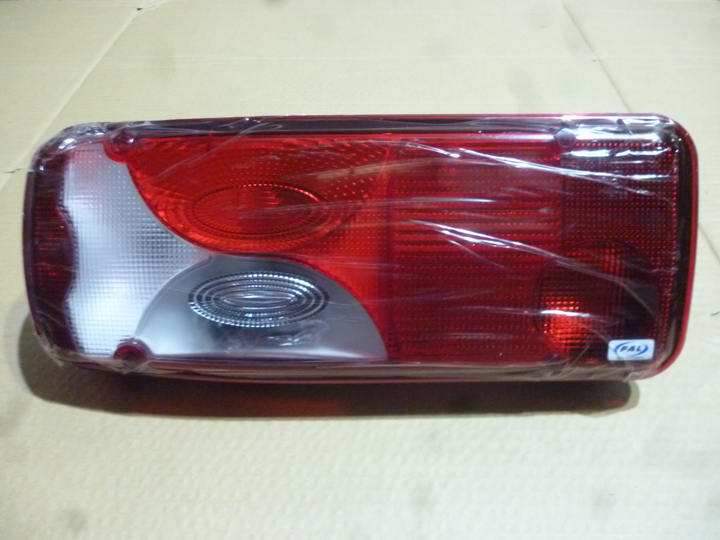 Faro trasero tricolor izq - Imagen principal