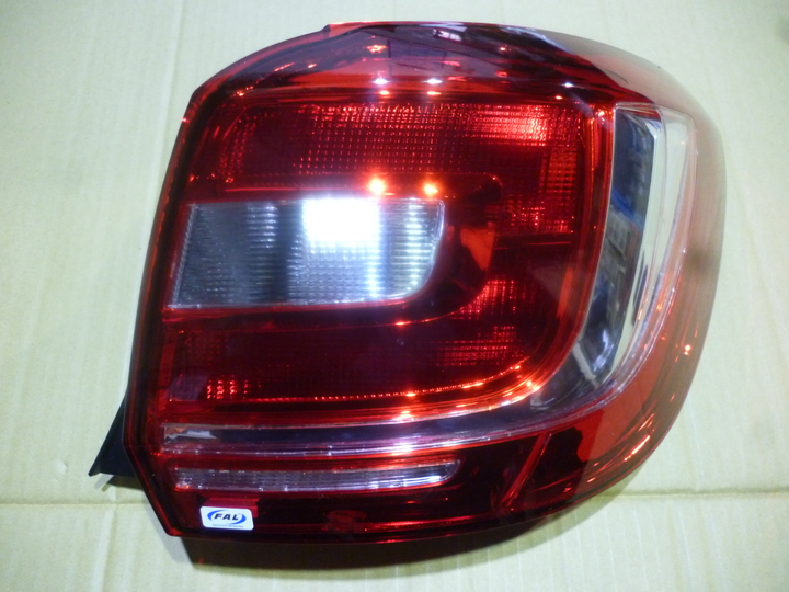 Faro trasero bicolor der - Imagen principal