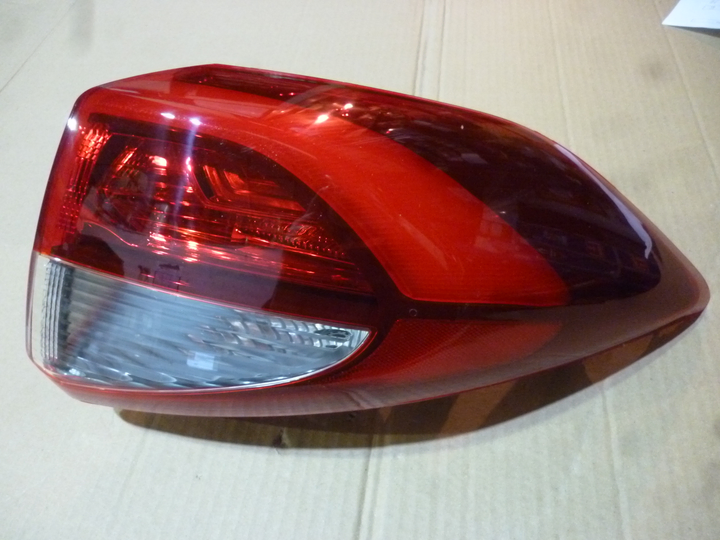 Faro trasero bicolor der - Imagen principal