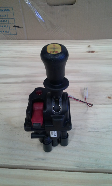 Comando (baston) caja volcadora 7 y 10 m3 int. maldonado - Imagen principal