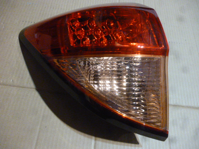 Faro trasero bicolor exterior izq - Imagen principal