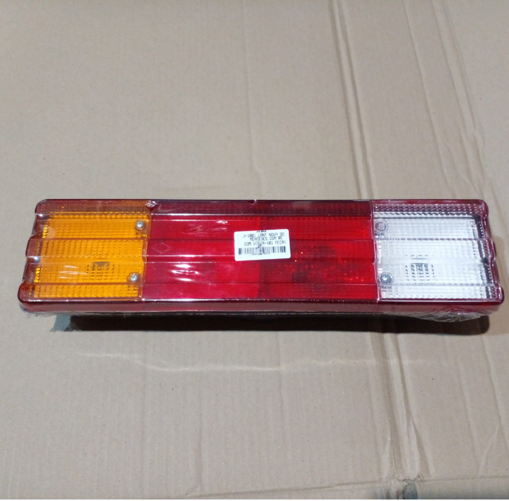 Faro trasero tricolor acanalado c/mat i/d - Imagen principal