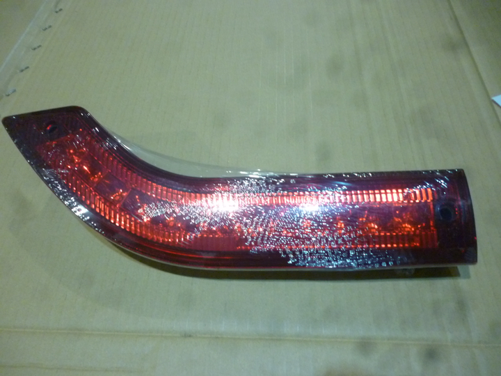 Faro trasero posicion/freno rojo  24v der - Imagen principal