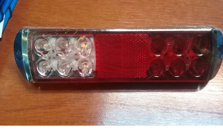 Faro trasero direcional, posicion y freno 24v led i/d - Imagen principal