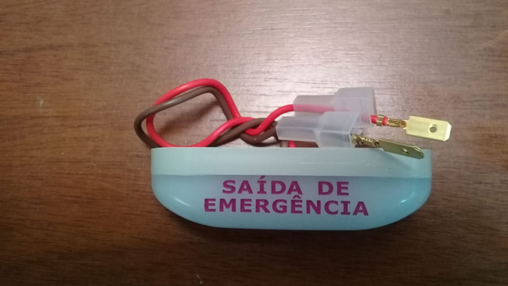 Faro salida de emergencia bivolt led i/d - Imagen principal