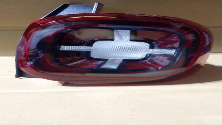 Faro trasero bicolor led der - Imagen principal