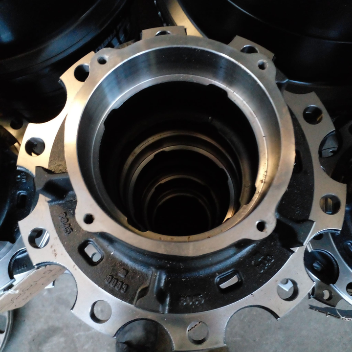 Maza rueda dia 295 agu 10 alt 225 d/t freno a tambor - Imagen principal