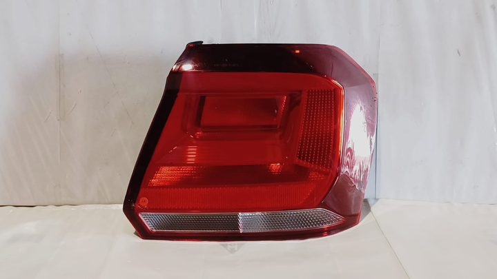 Faro trasero negro der - Imagen principal