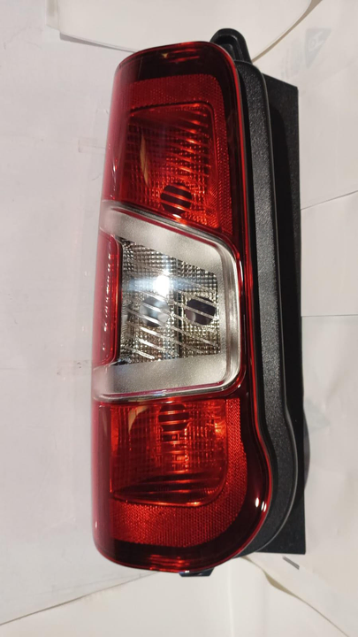 Faro trasero izq - Vista 2