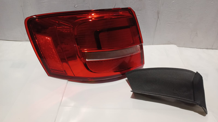 Faro trasero cromado izq - Imagen principal