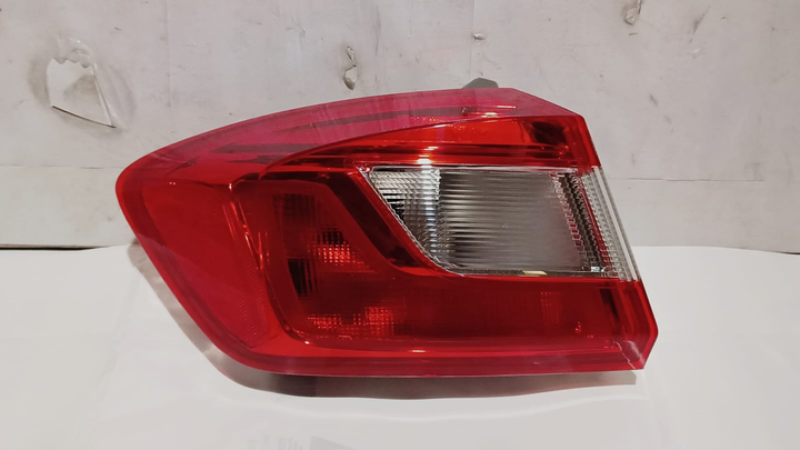 Faro trasero exterior izq - Imagen principal