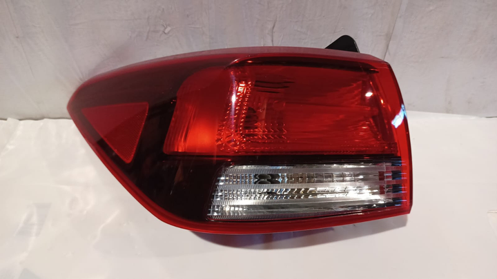 Faro trasero exterior izq - Imagen principal