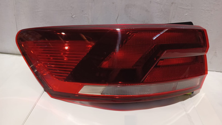 Faro trasero izq - Imagen principal