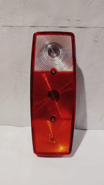 Faro trasero c/vigia tricolor i/d - Imagen principal