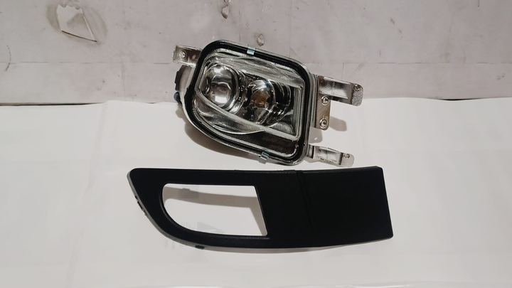 Faro aux/caminero c/reja der - Imagen principal