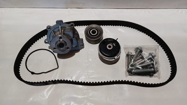 Kit distribucion motor (poleas+bomba+correa) - Imagen principal