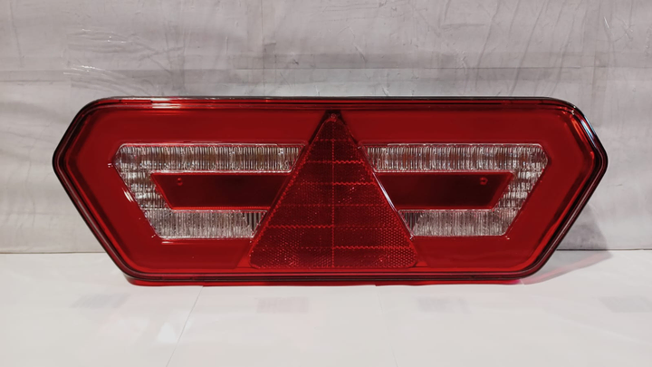 Faro trasero diamond iii guerra pris 24v izq - Imagen principal