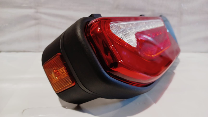 Faro trasero wide iii fix sup 12/24v c/comp lat izq - Imagen principal